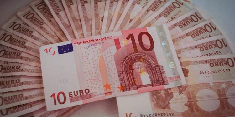 Εβδομάδα πληρωμών από ΕΦΚΑ και ΔΥΠΑ – Ποιες πληρωμές θα γίνουν μέχρι τις 28 Ιουλίου